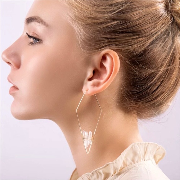 Elegant Quartz Crystal Geometric Hoop Boho Earring - Picture 6 of 16